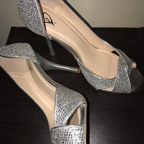 Windsor Shoes Windsor Sparkly Glitter Silver High Heels Nwot Poshmark